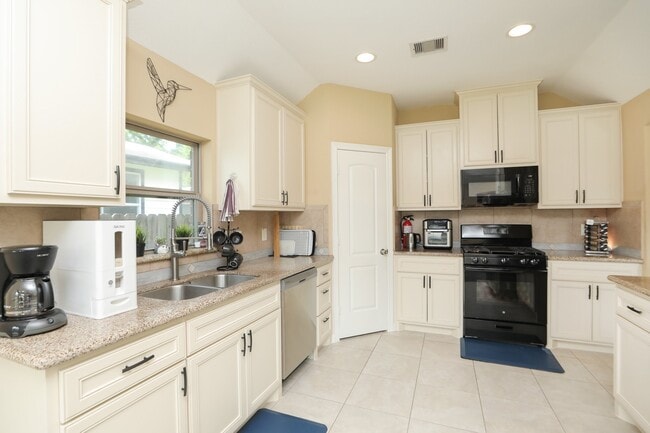 Building Photo - 6615 Goldspier St