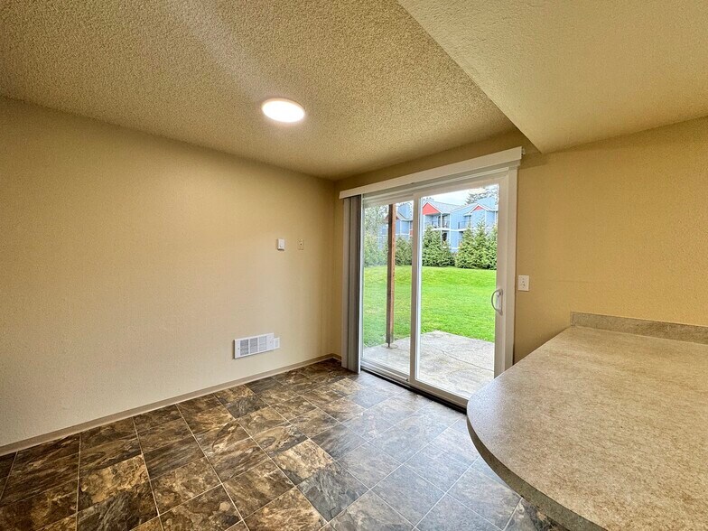 Building Photo - 5026 S 58th St