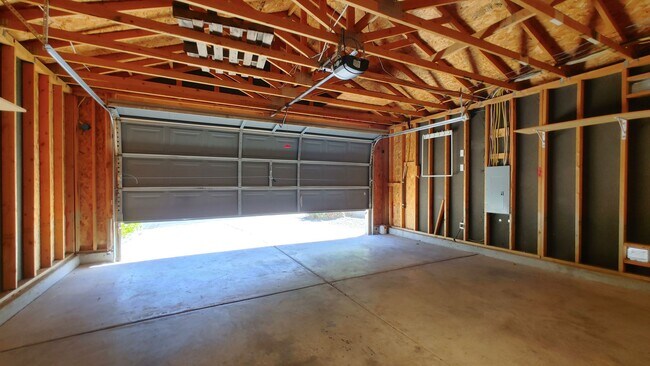 Building Photo - 6039 Malpais Park Ave NW