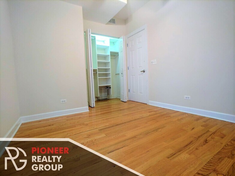 Building Photo - 3254 N Clifton Ave