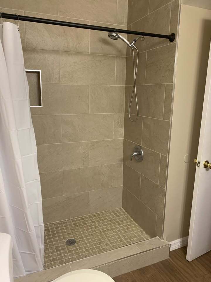 Building Photo - 610 Kenwick Cir