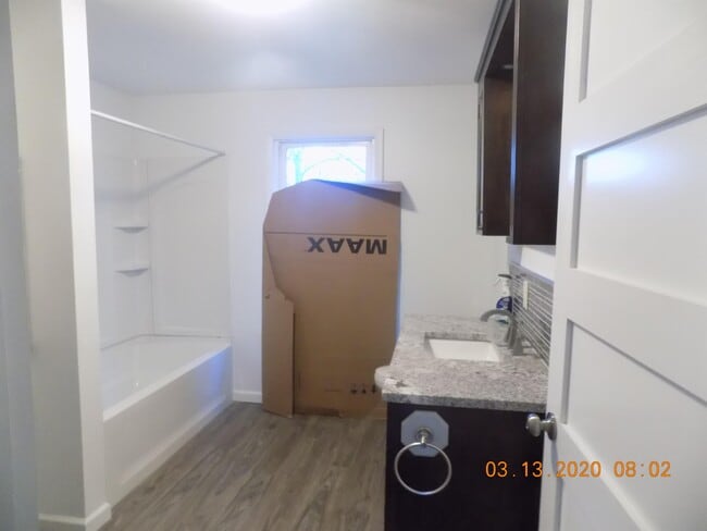 Building Photo - 1214 S Eaton St