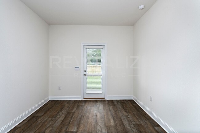 Building Photo - 13330 Shea Cir