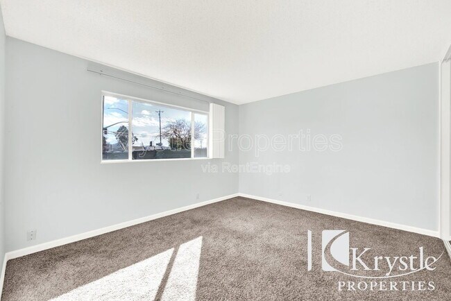 Building Photo - 121 Radcliffe Dr