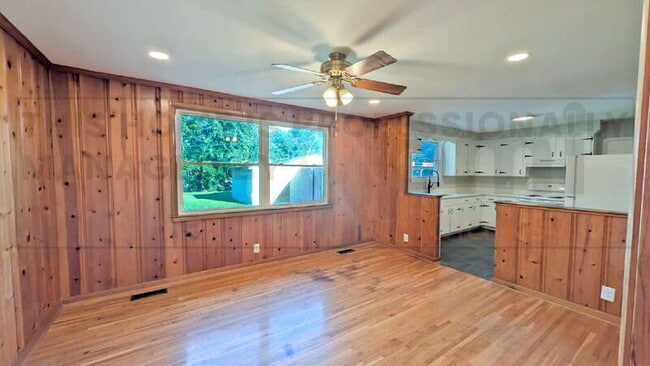 Building Photo - 27 Binks Dr