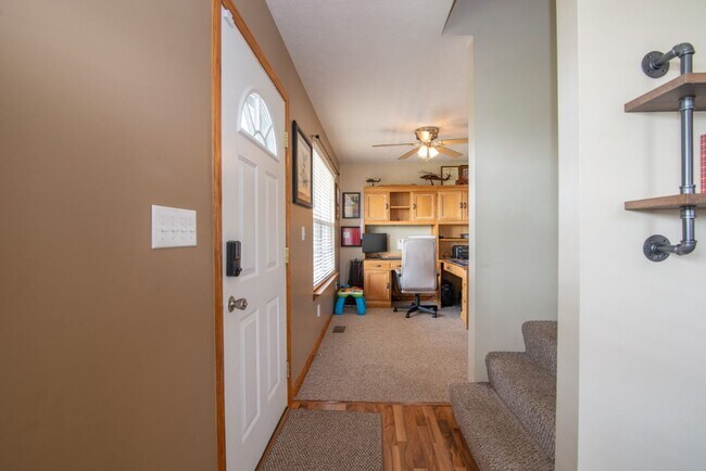 Building Photo - 650 Farmington Dr