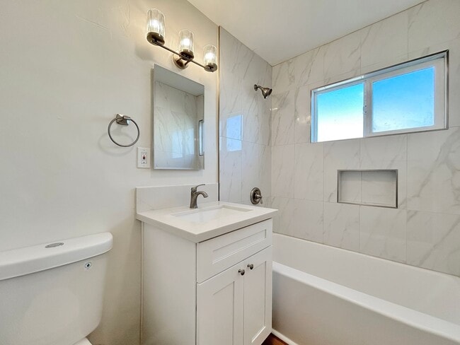 Building Photo - Beautiful 1BD/1BA Fully Remodeled Unit w/ New Appliances in North Park!