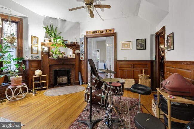 Building Photo - 4411 Pine St