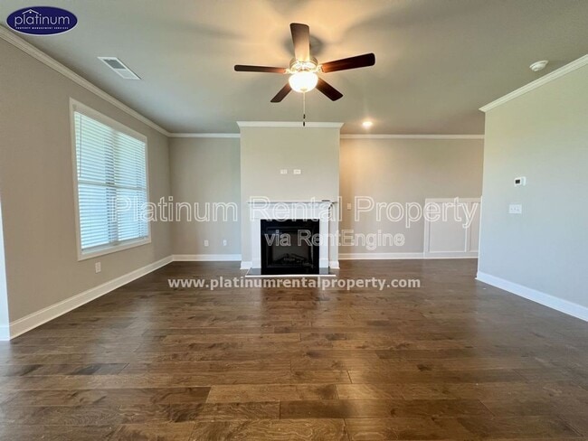 Building Photo - 2360 Manor Pointe Dr