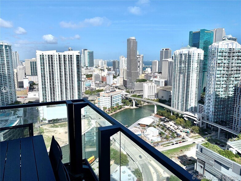 Building Photo - 88 SW 7th St