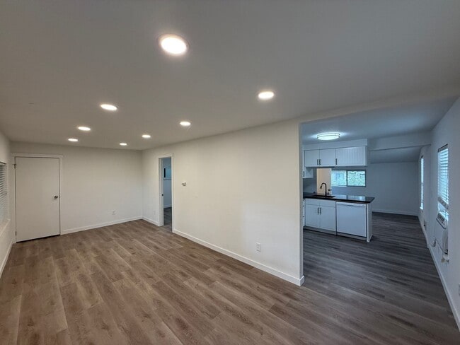 Building Photo - Spacious 3BR + Loft | 2.5BA | Large Yard |...