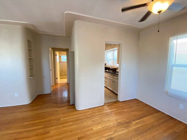 Building Photo - LARGE PRIVATE EXCLUSIVE PATIO! EXCLUSIVE U...