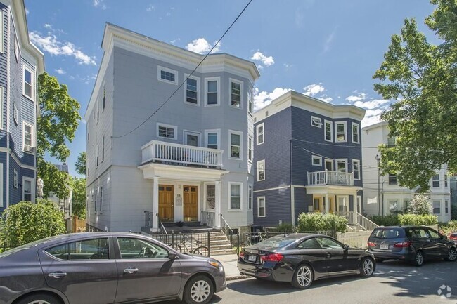 Building Photo - 23 Tufts St