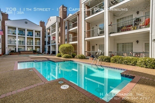 Building Photo - Capstone Condominiums 115