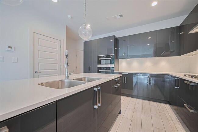 Building Photo - 11603 Royal Ivory Crossing
