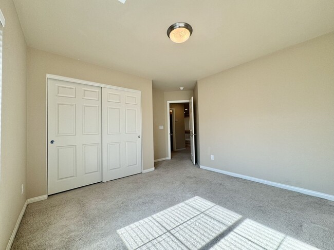 Building Photo - 8173 Crimson Creek Ct