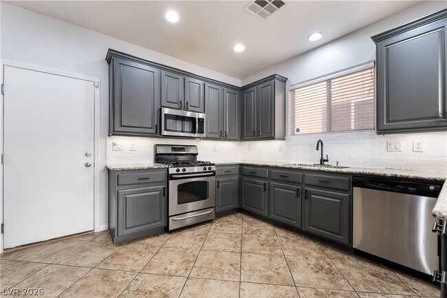 Building Photo - 6572 Polonius Ct