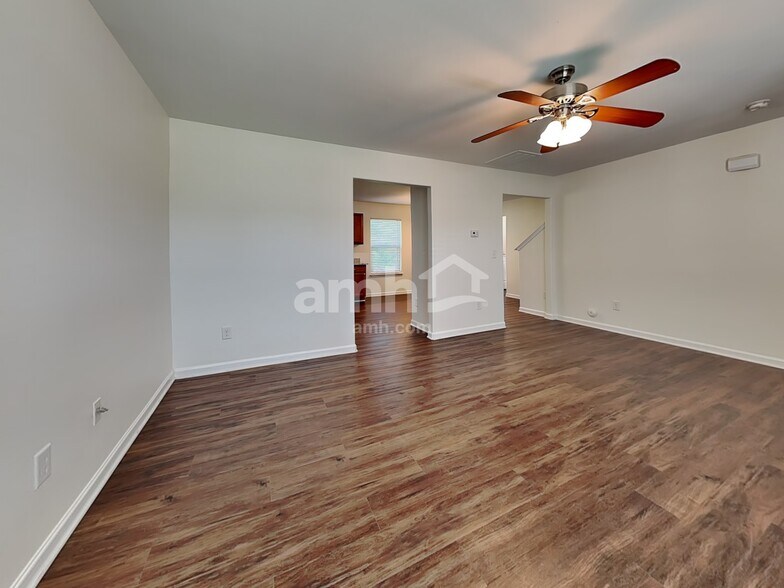 Building Photo - 3022 Bushfield Dr