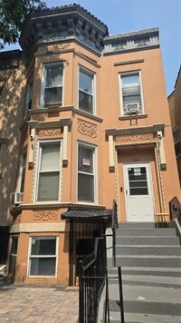 Building Photo - 88-41 161st St