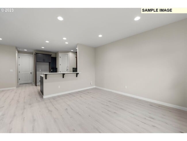 Building Photo - 18418 NE 46th Pl