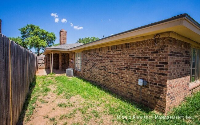 Building Photo - 5807 2nd St