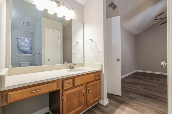 Building Photo - 2812 Country Farms Ct