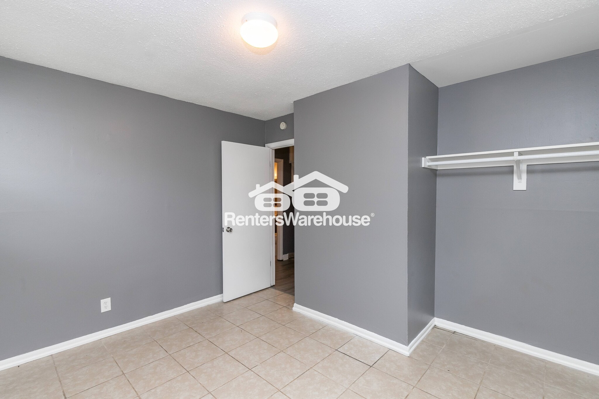 Building Photo - 4105 Oak St