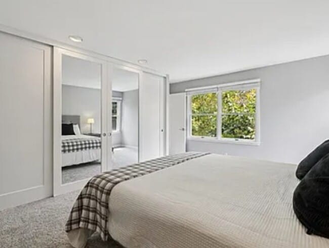 Building Photo - 641 Centre Ct