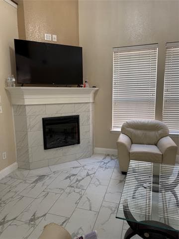 Building Photo - 556 Silver Maple Dr