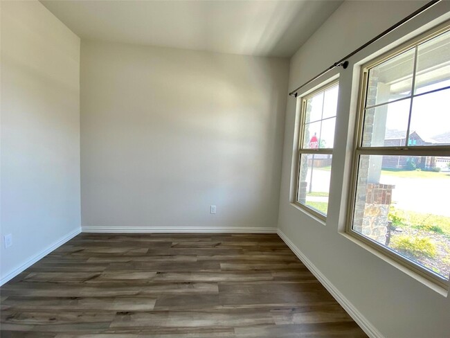 Building Photo - 1800 Canyon Ln