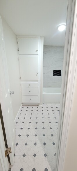 Spacious Bath w/Storage - 1914 S S St