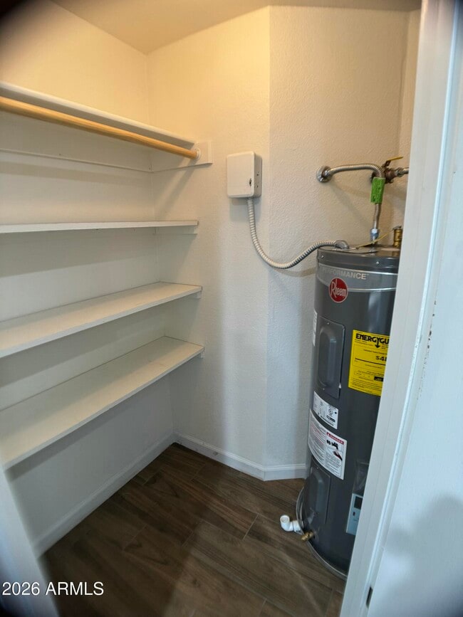 Building Photo - 905 N Beeline Hwy