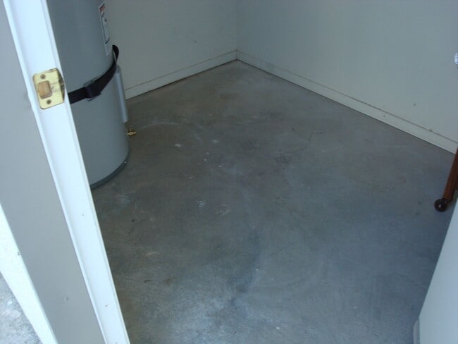 Building Photo - Rock Springs I Condo - Upper Unit