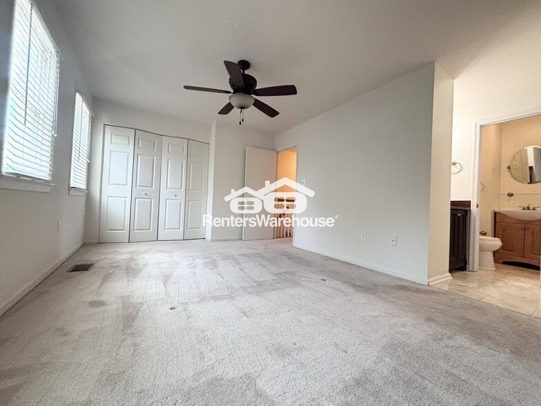 Building Photo - 250 Gold Kettle Dr