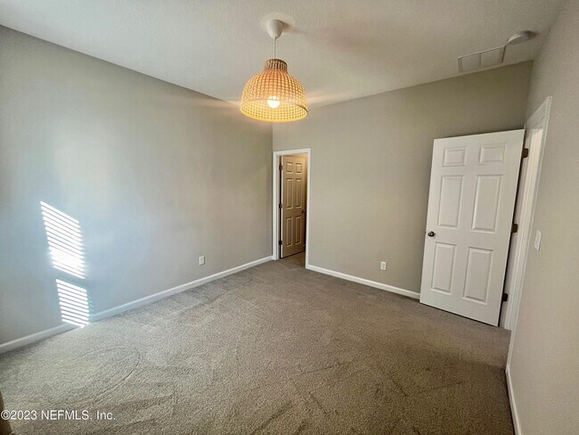Building Photo - 2117 Hawkeye Pl