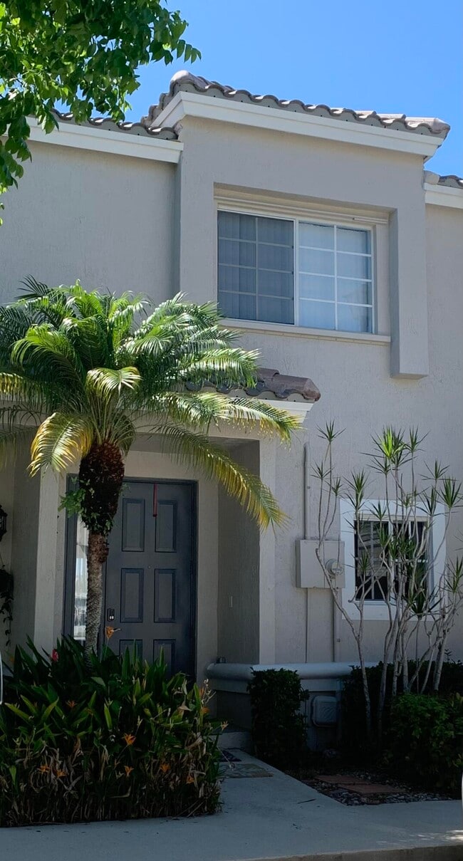 Building Photo - 4811 NW 58th Manor