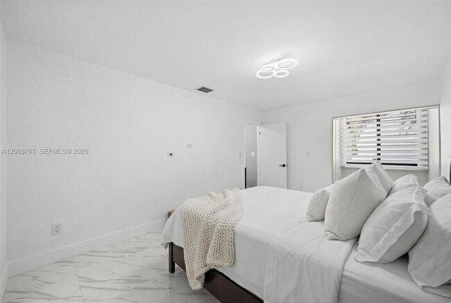 Building Photo - 3549 Magellan Cir