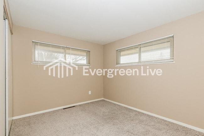 Building Photo - 3927 Elmira Dr