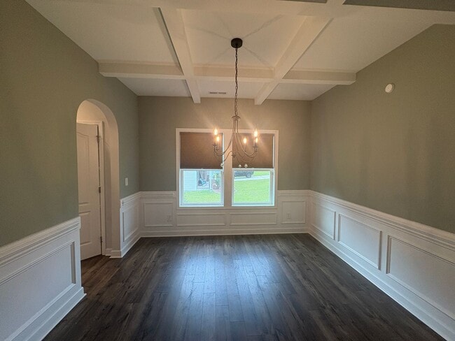 Building Photo - Gorgeous 4 Bed, 2.5 Bath Home in Fayetteville