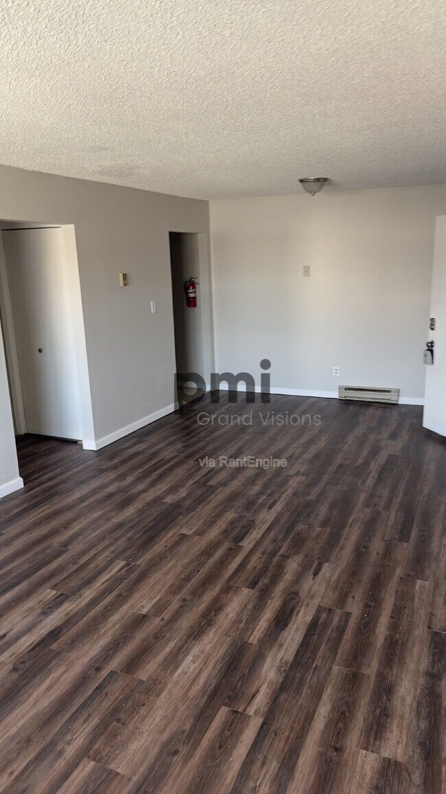 Building Photo - 24 W Buchanan Ave