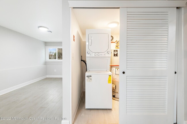 Building Photo - 2 Middlesex Rd