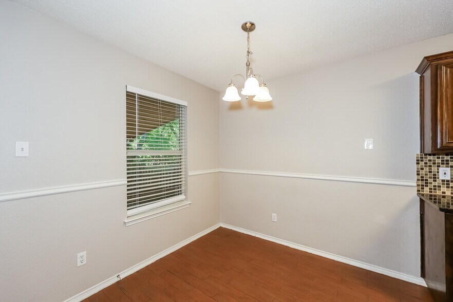 Building Photo - 5807 Diamond Oaks Ct