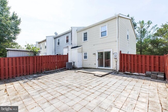 Building Photo - 9414 Packard Way