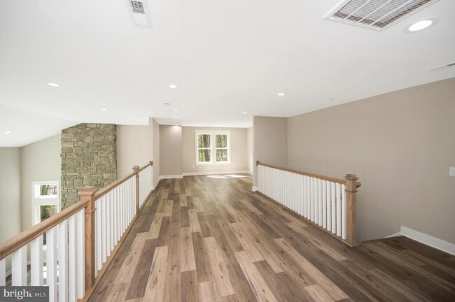 Building Photo - 44 Deep Crk Cir