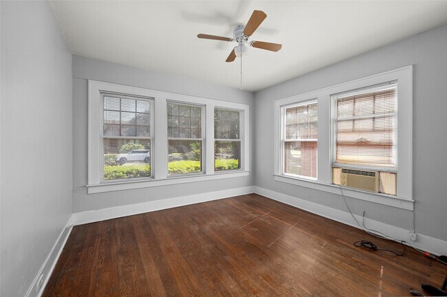 Building Photo - 1608 Kipling St