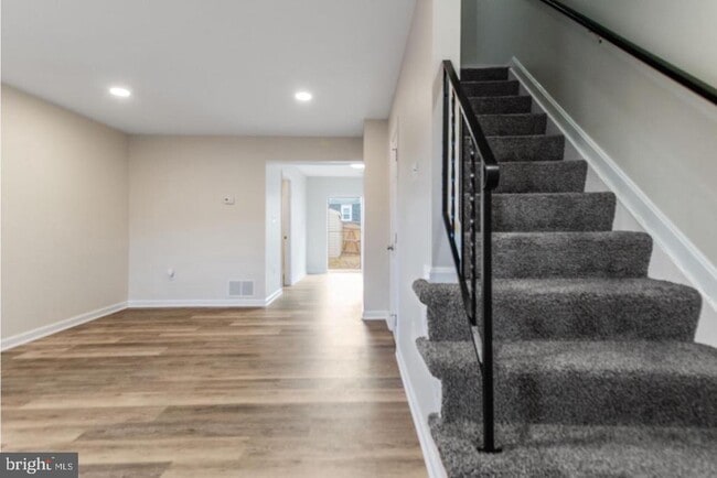 Building Photo - 494 Arwell Ct