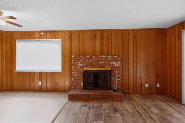 Building Photo - 4115 N Briarwood Ave