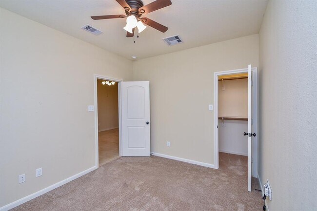 Building Photo - 23322 Del Rosso St