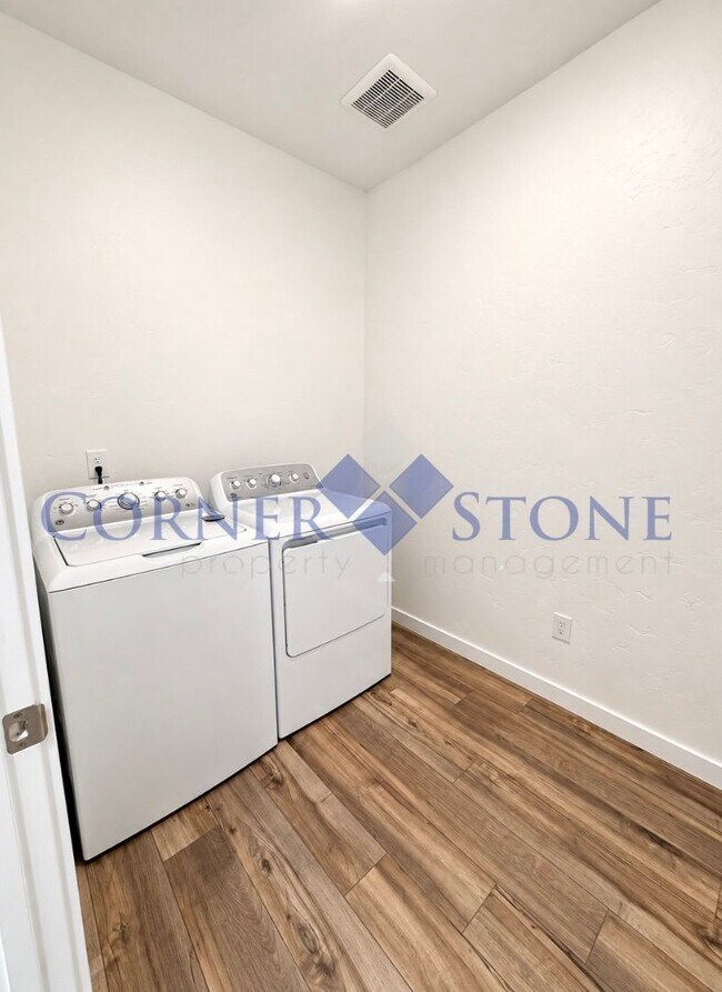 Building Photo - 15095 Aviaticus Wy