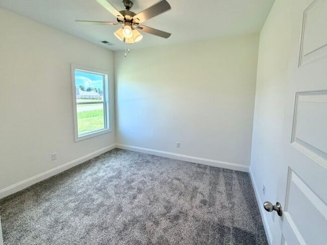 Building Photo - Now Leasing a Brand New 5-Bedroom 3 bath home in Olive Branch @ Southbranch